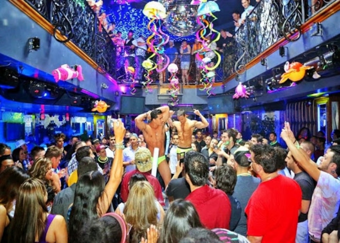 Bares e discotecas LGBT para ELAS